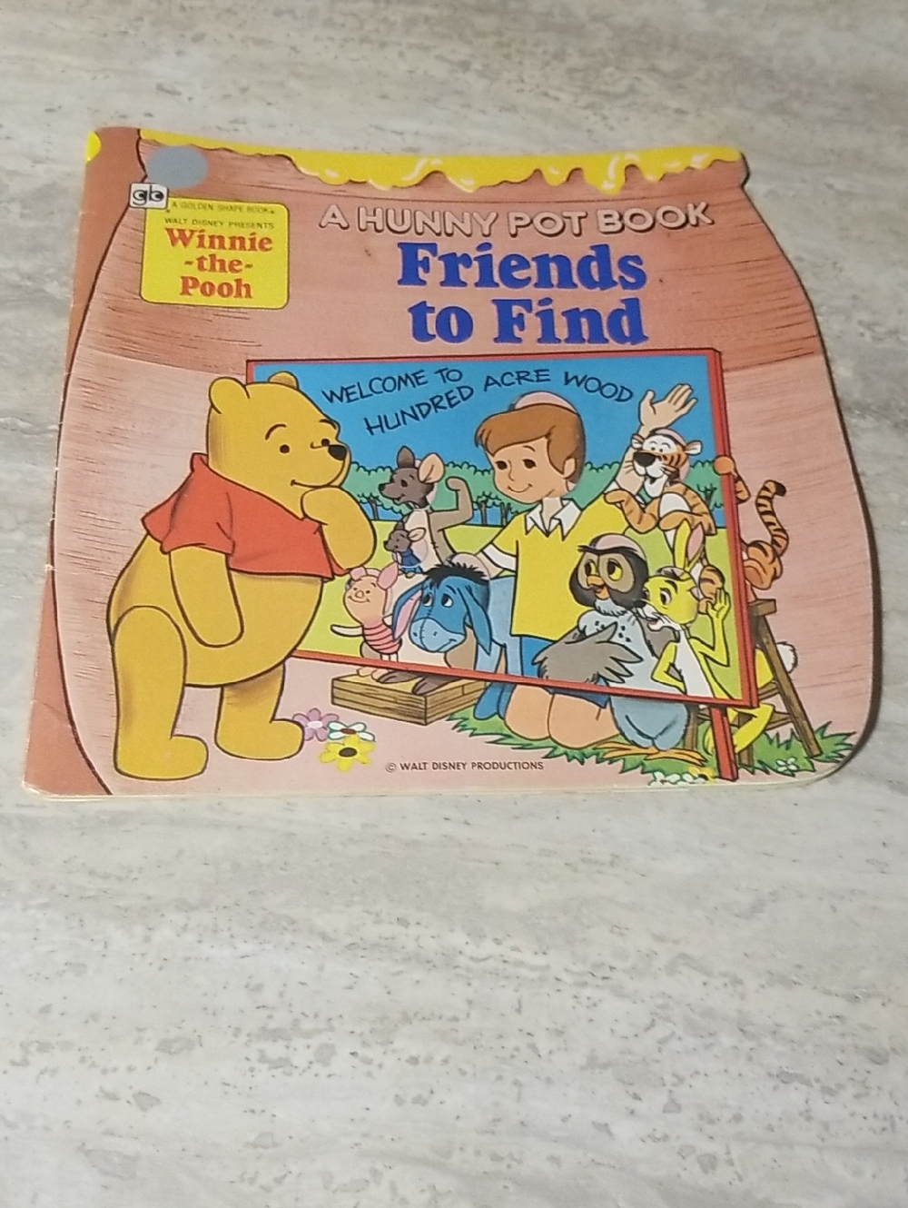 Disney Winnie-the-Pooh Friends to Find Book - A Golden Shape Book